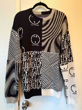 FA NWOT “Cult Of Personality” Graphic Crewneck Sweater